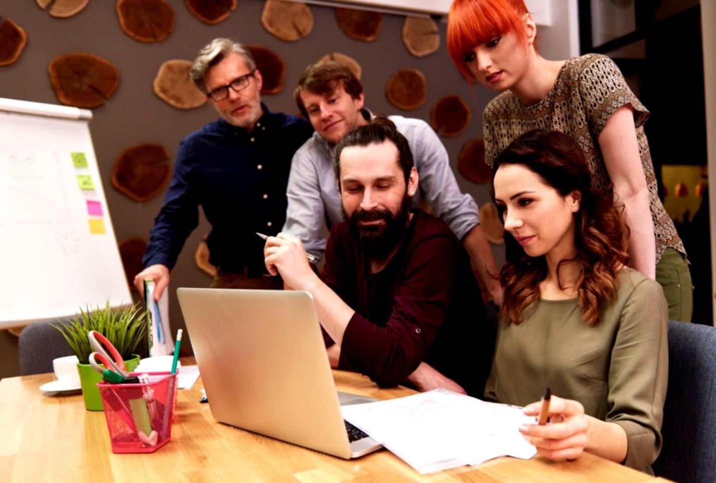 Live market data monitoring systems