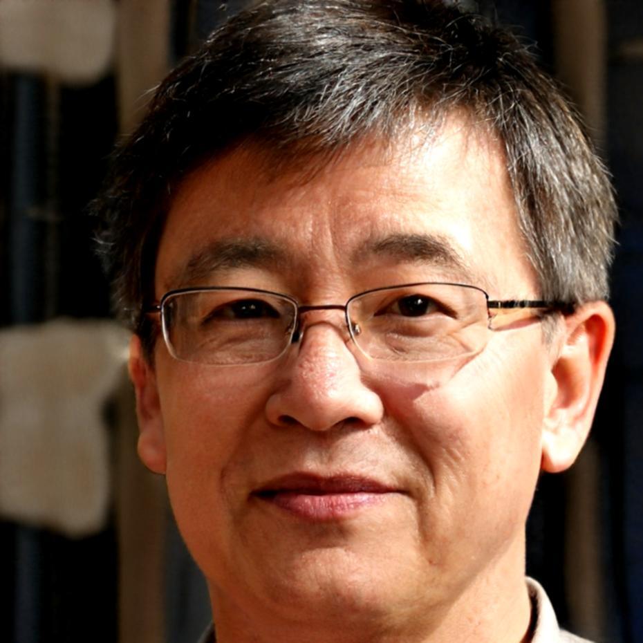 Instructor Taksin Phongsuwan leading market analysis discussion